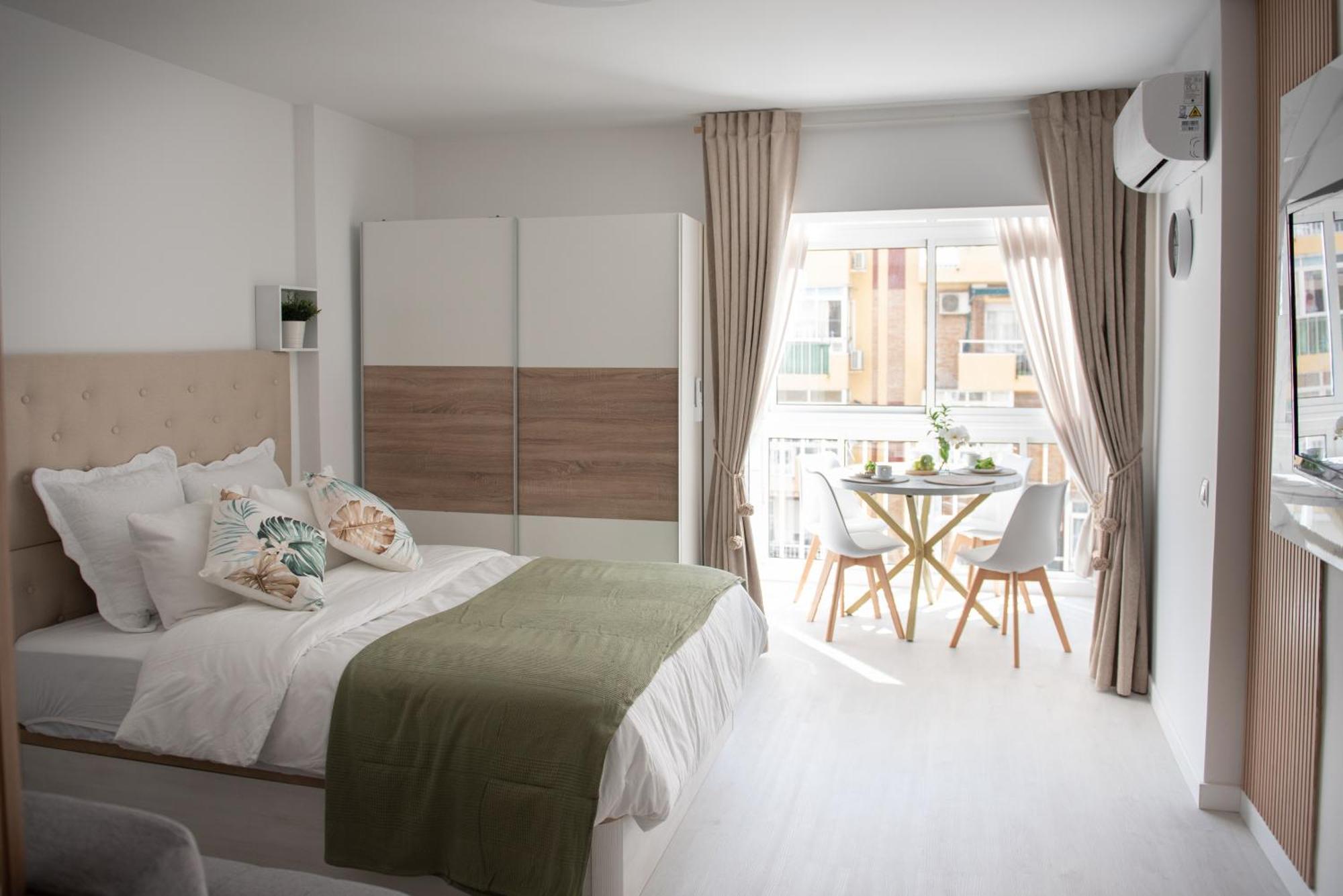 Apartment Niki студія нова, після ремонту Benalmadena